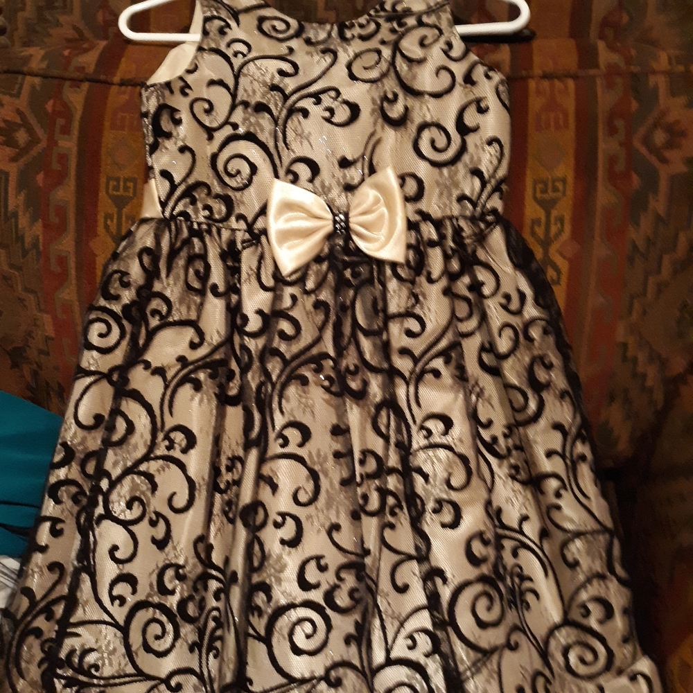 Girls dress